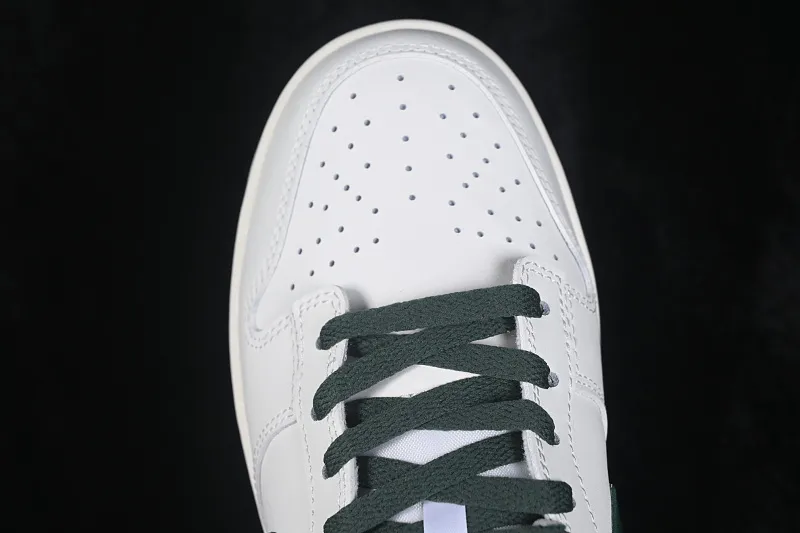 All categories Nk SB Dunk series Nk SB Dunk Low low-top sneakers Nike SB Dunk Low white green low-top casual sneakers HF5441-115